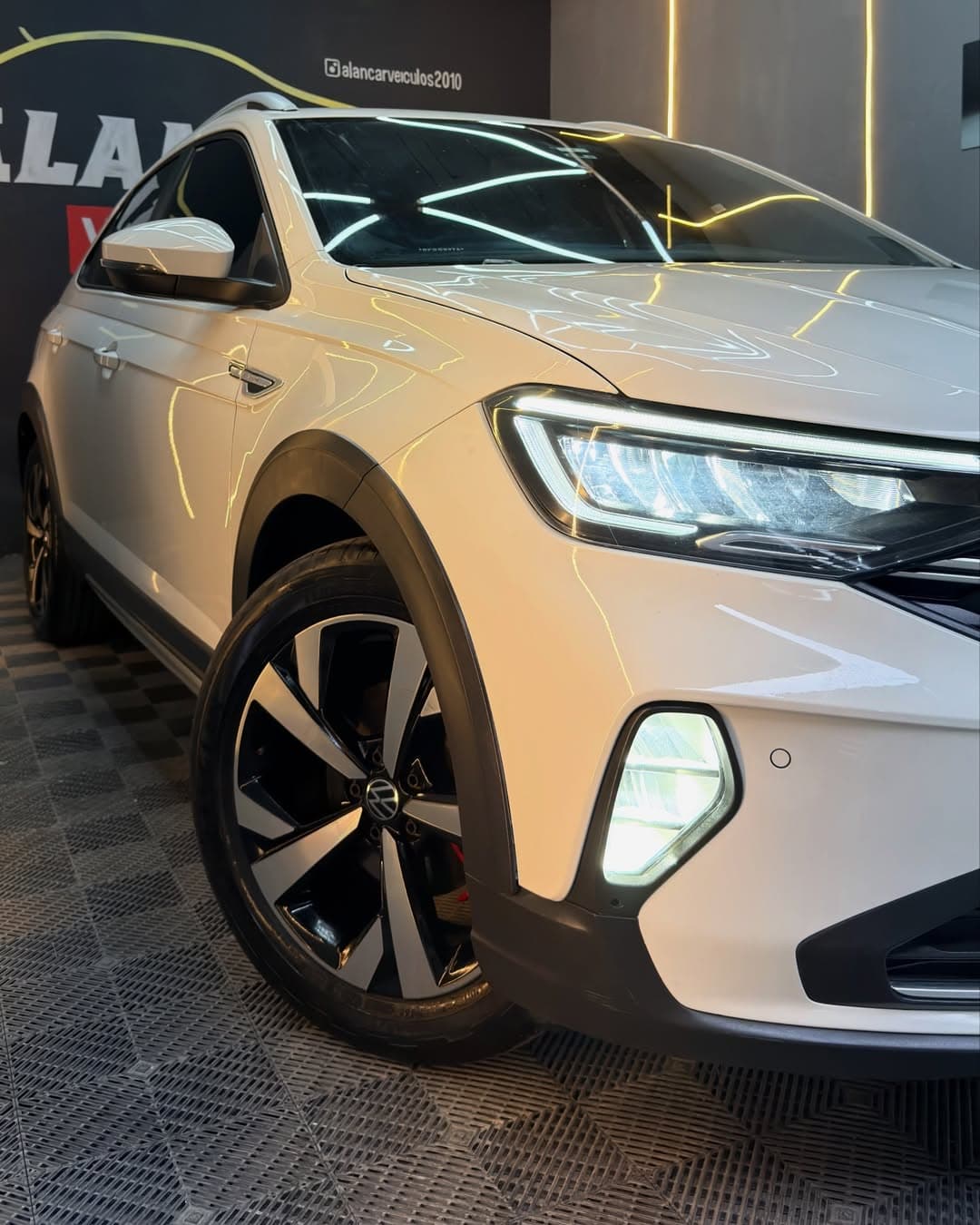 Volkswagen Nivus - Miniatura 2